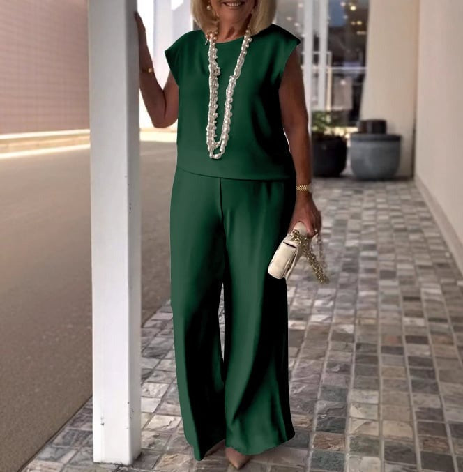 Jonna - Stylish and Cozy Ensemble