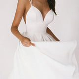Elara - Chic Minimalist Dress