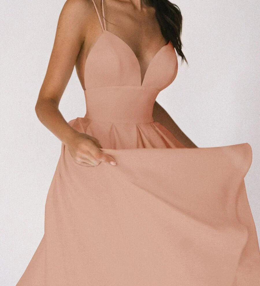 Elara - Chic Minimalist Dress