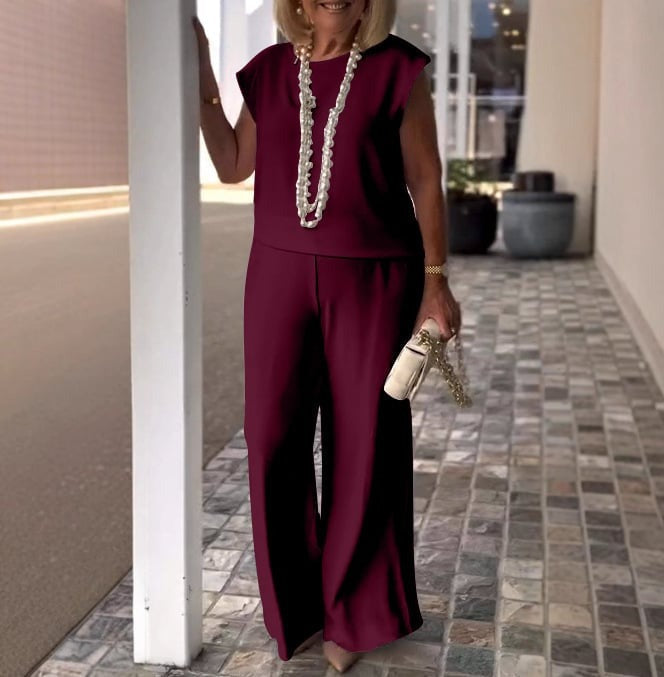 Jonna - Stylish and Cozy Ensemble