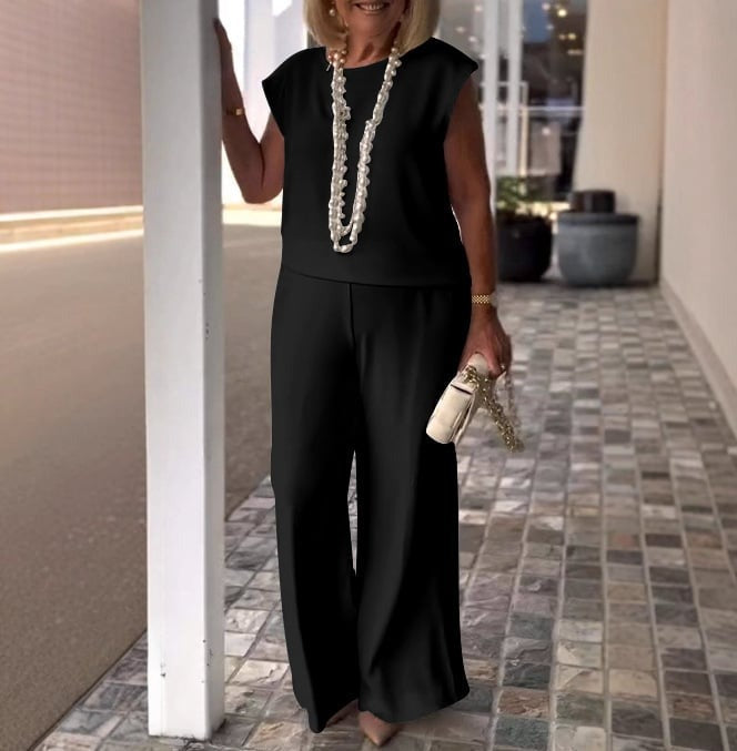 Jonna - Stylish and Cozy Ensemble