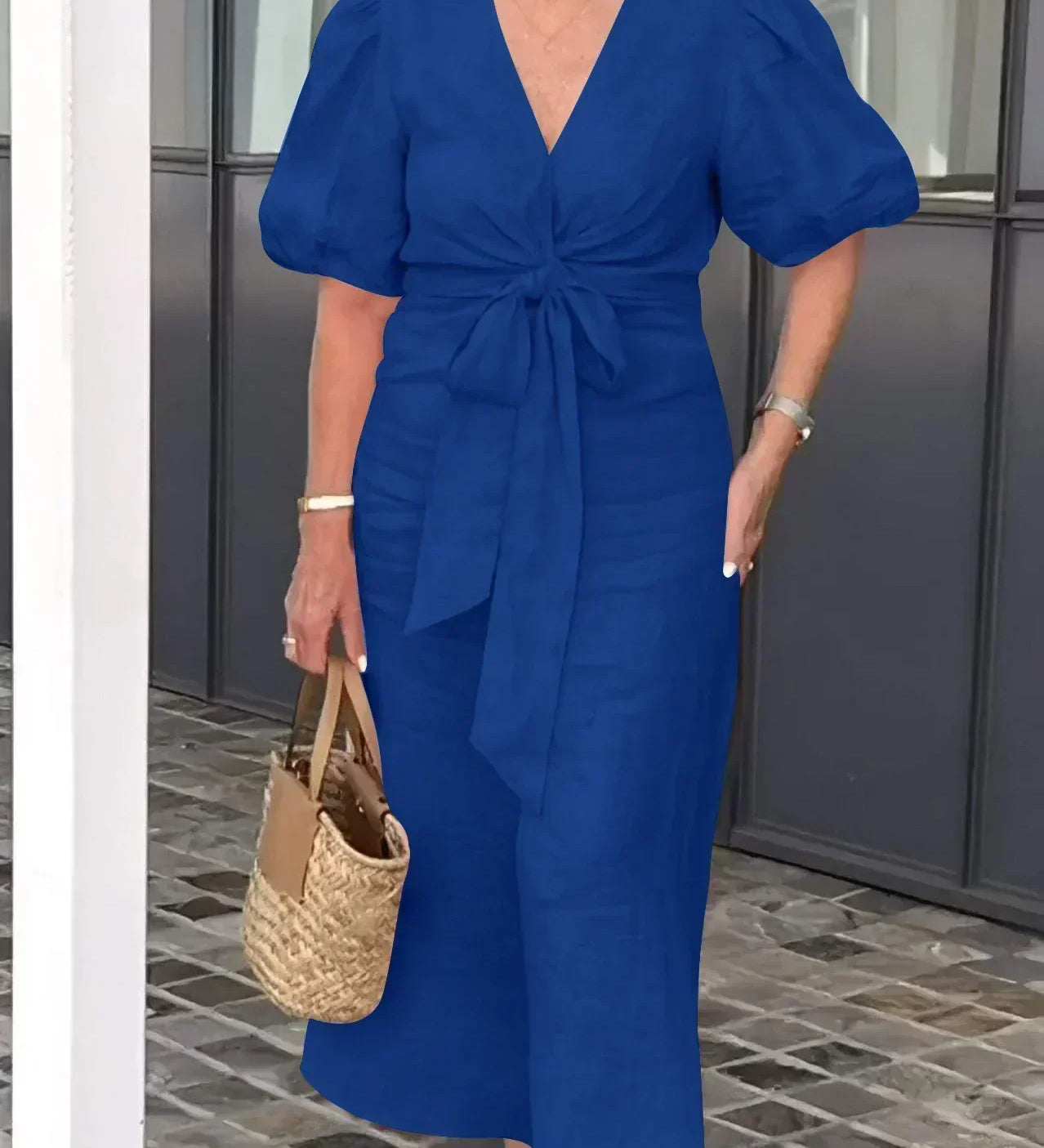 LYNORA | Chic V-Neck Midi Dress