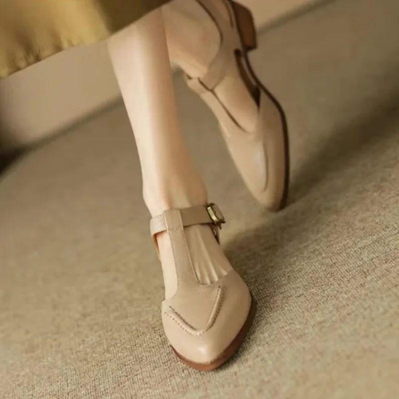 Truus | Wide-Strap Buckle Shoes