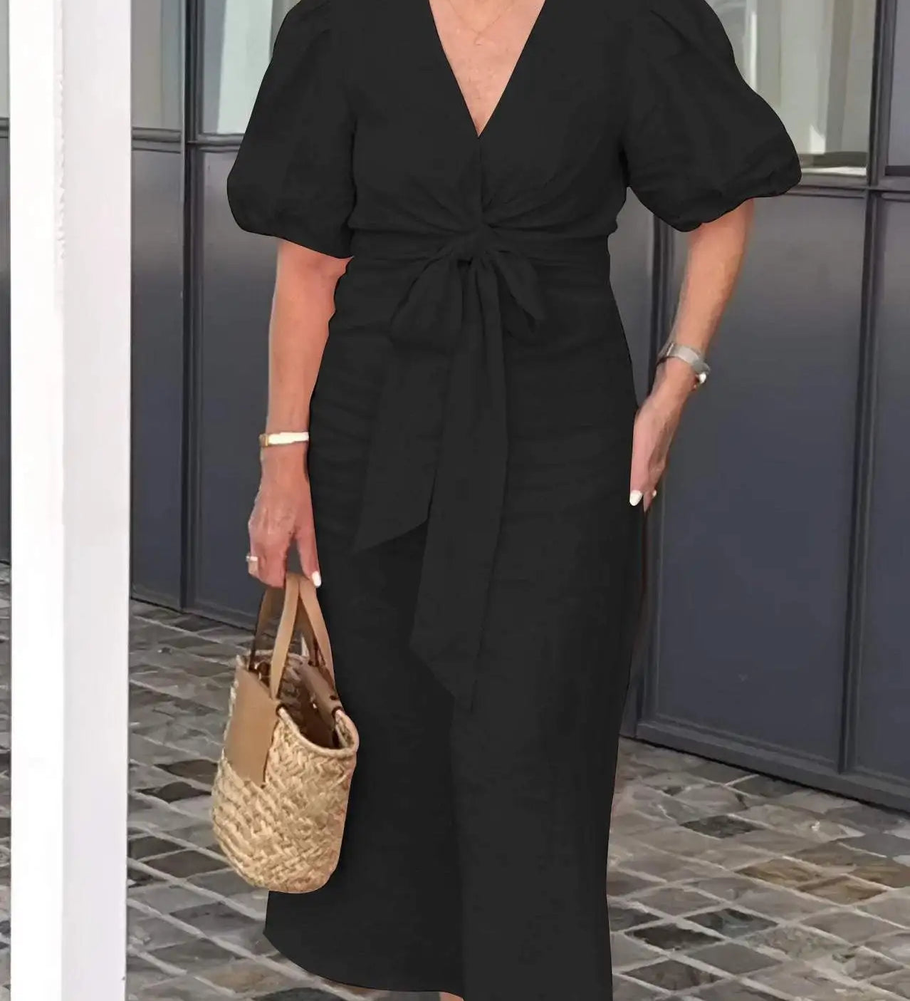 LYNORA | Chic V-Neck Midi Dress