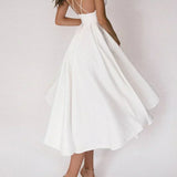 Elara - Chic Minimalist Dress