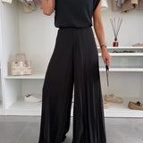 Marian - Chic Pleated Outfit