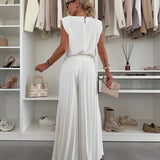 Marian - Chic Pleated Outfit
