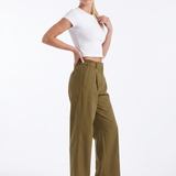 Svätava | High-Waisted Wide-Leg Pleated Trousers
