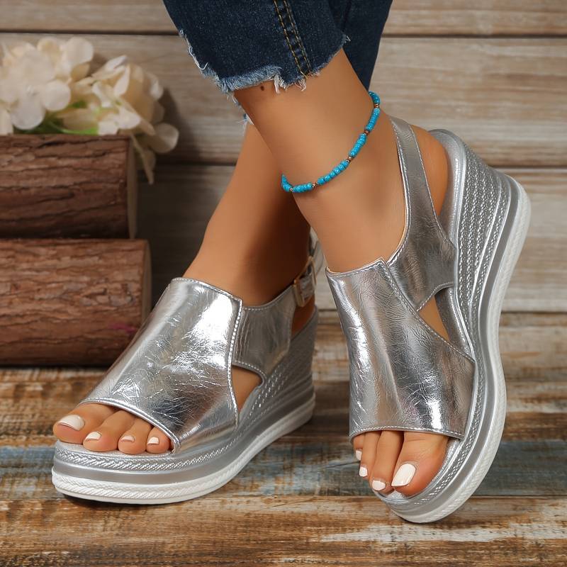 Baylie - Chic Metallic Sandals
